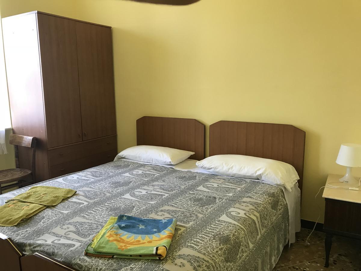 Albergo Delfino San Pietro d'Olba Exterior foto