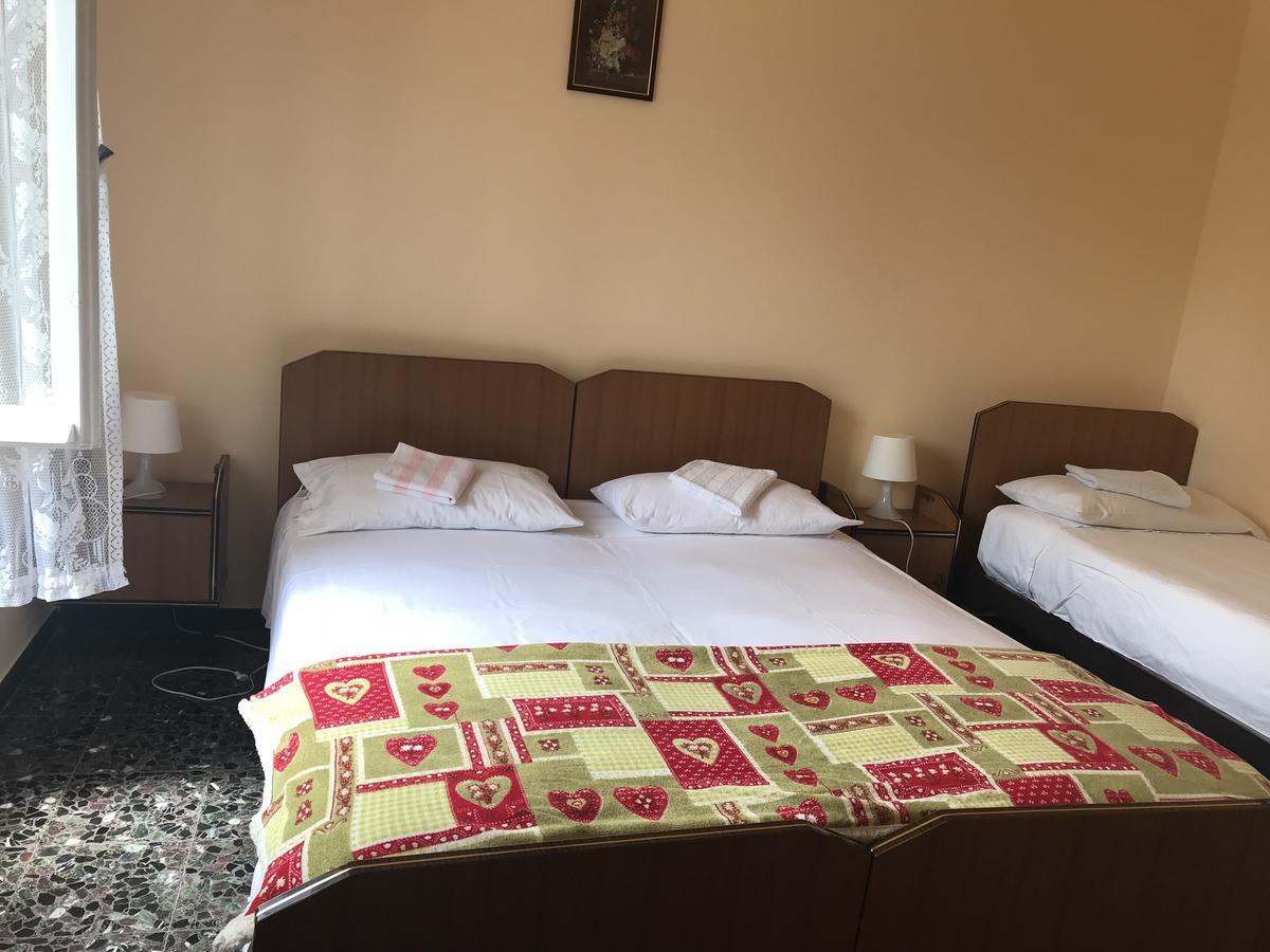Albergo Delfino San Pietro d'Olba Exterior foto
