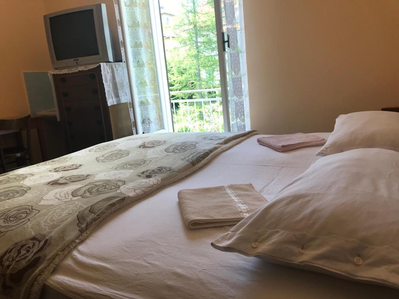 Albergo Delfino San Pietro d'Olba Exterior foto